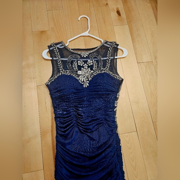 Dress - Picture 4 of 4